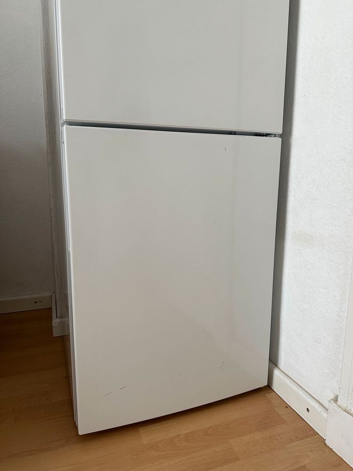 Siemens Kühlschrank mit Gefrierfach in Elmshorn