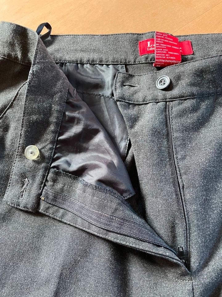 H&M L.O.G.G. 44 Stoffhose Faltenhose Hose anthrazit grau Damen in Freiburg im Breisgau