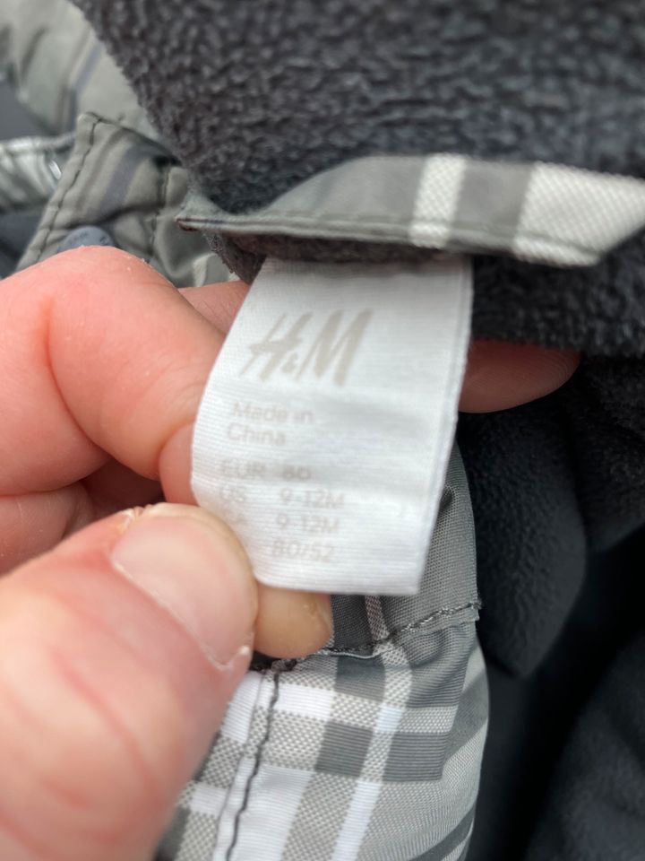 80 grün H&M Anzug schneeanzug Matschanzug junge in Olfen