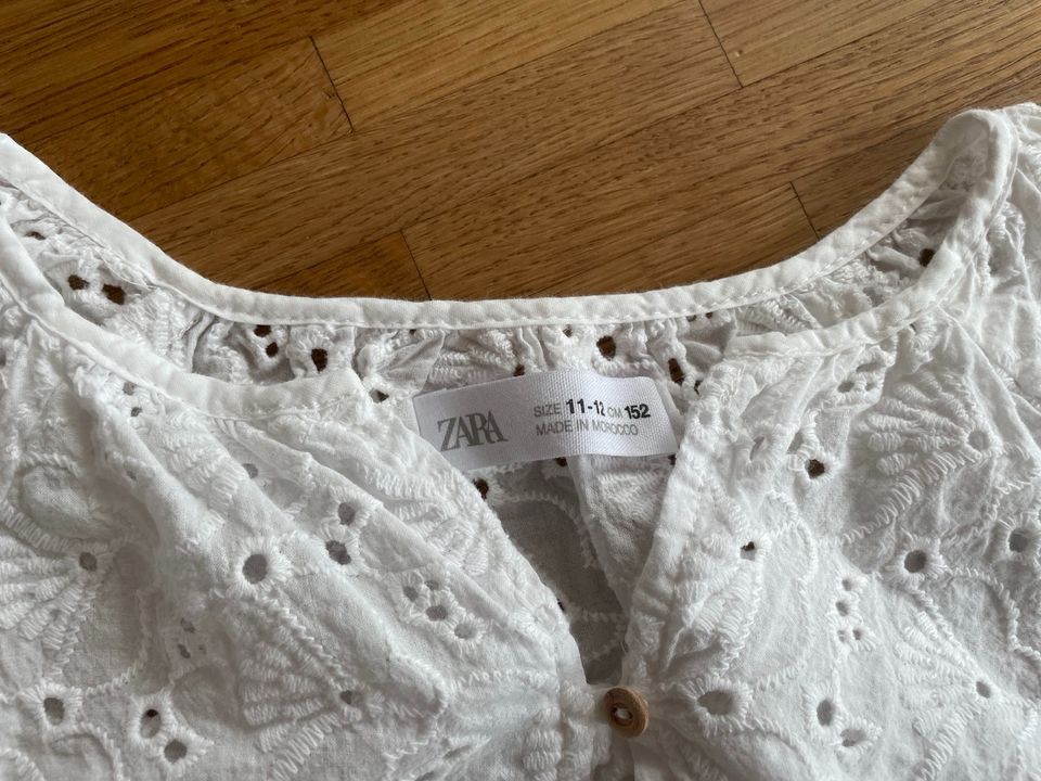 Zara Bluse Oberteil Top Puffärmel Stickerei Lochmuster in Neu Ulm