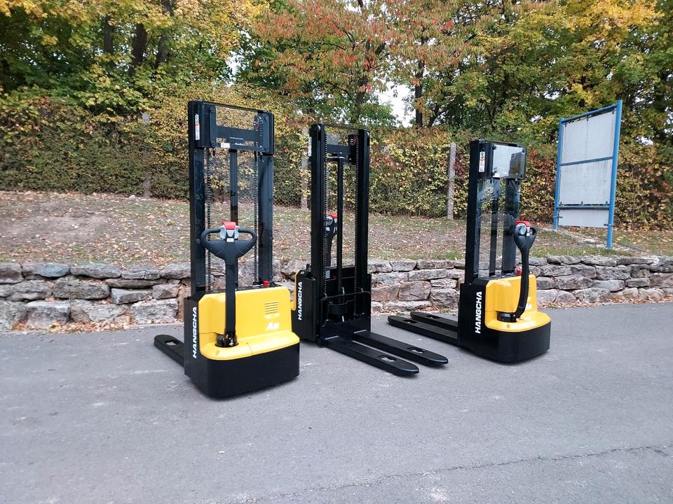 Hubwagen Deichselstapler NEU Gabelstapler Stapler in Mühlhausen