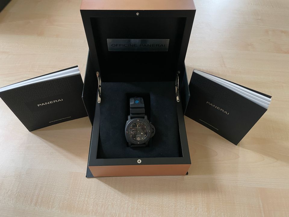 Panerai Luminor Submersible Carbotech Keramik PAM 00616 Herrenuhr in München