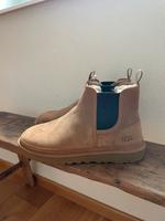 UGG Gefütterte Chelsea-Boots aus Veloursleder Hessen - Fritzlar Vorschau