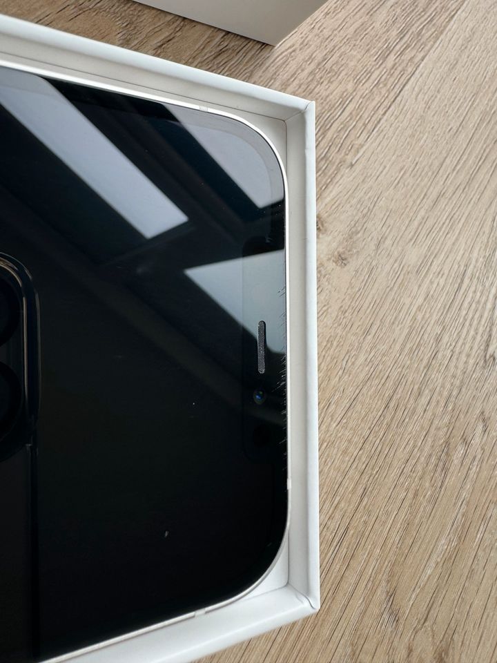 Apple iPhone 12, 64 GB, 88% Akkukapazität, guter Zustand in Bad Laasphe
