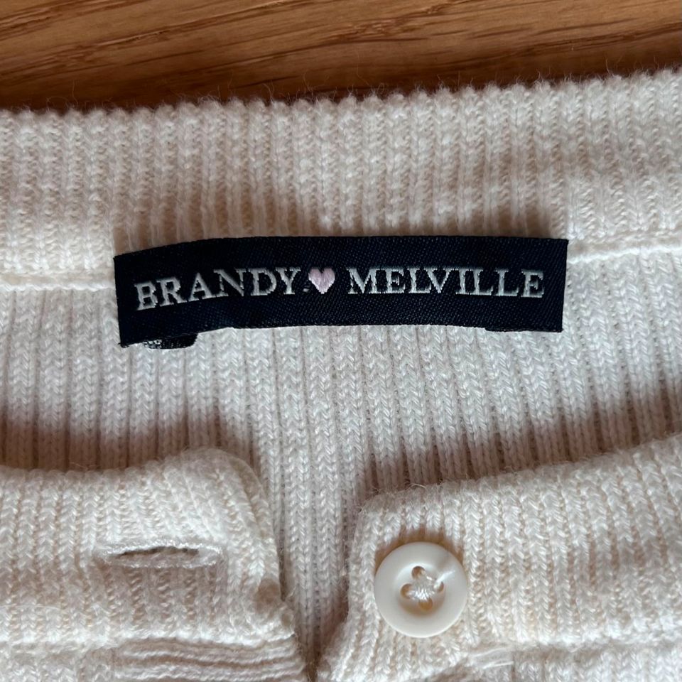 Brandy Melville Pulli in cremeweiß; NEU in Saarbrücken