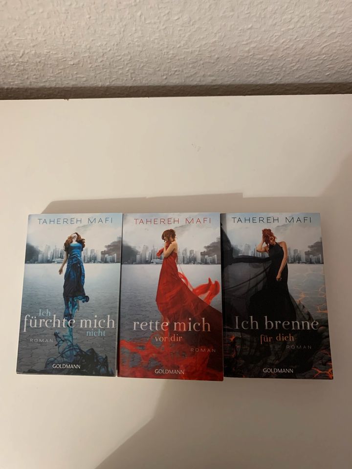 Shatter me, Unravel me und Ignite me  deutsch (alte Cover‘s) in Wuppertal