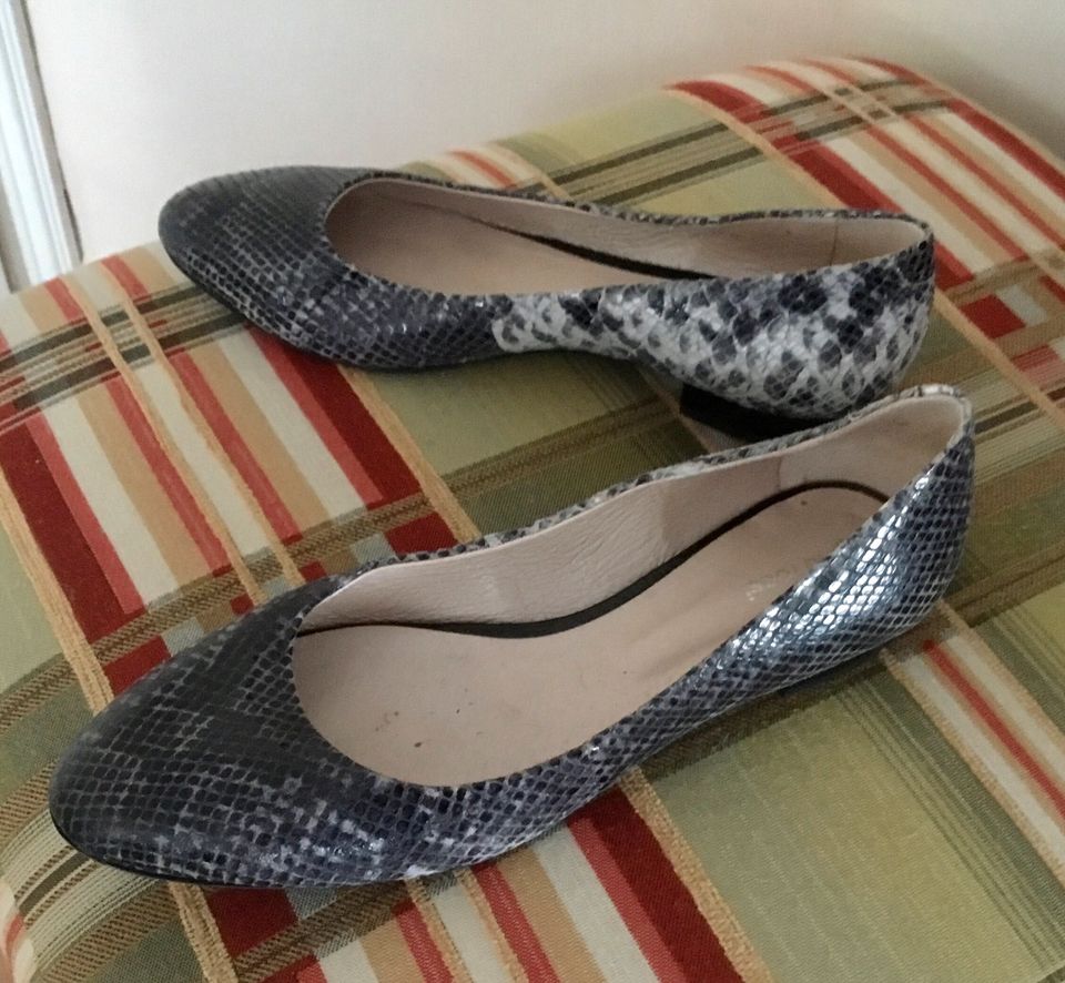 Damen Schuhe Gino Rossi,Ballerinas Grösse 38,neuwertig in Kamp-Bornhofen