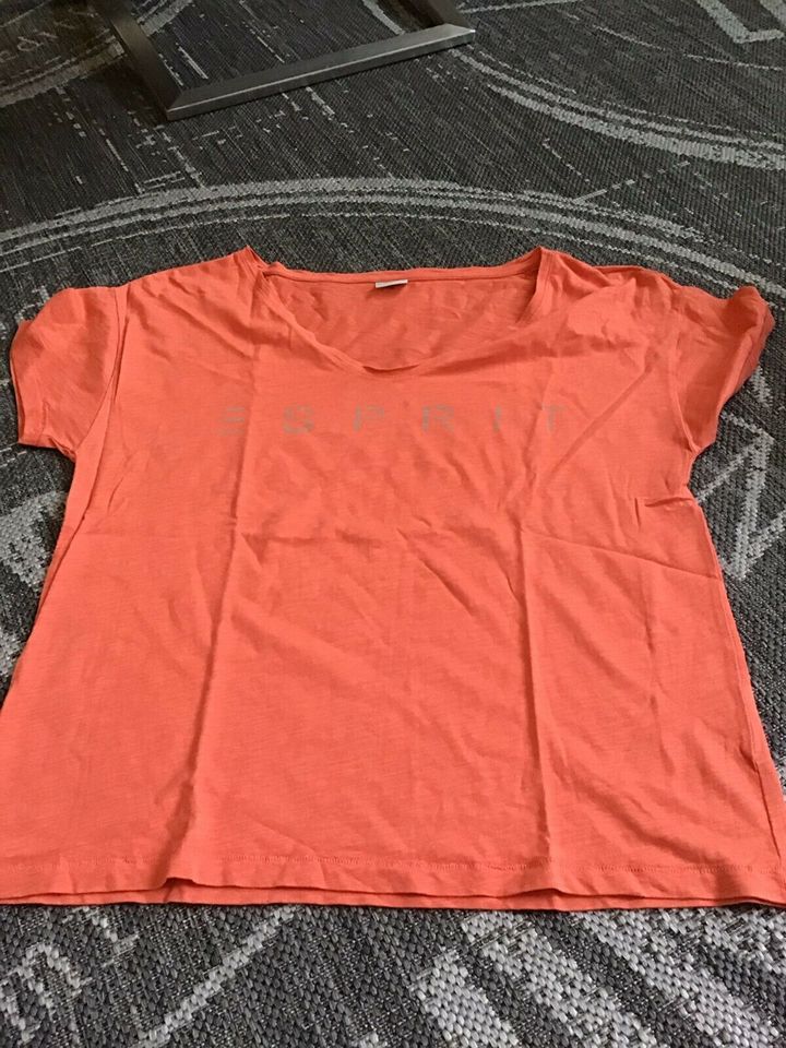 Esprit T-Shirt orange Gr S in Rotthalmünster