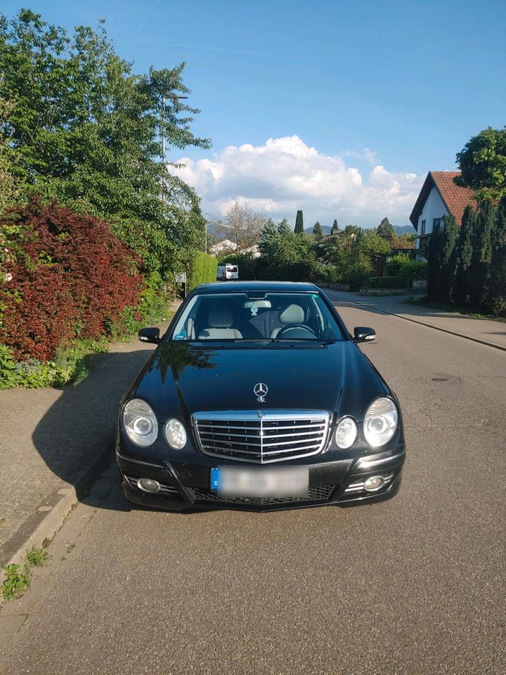 Mercedes W211 220Cdi Limousine Avantgarde in Ehrenkirchen