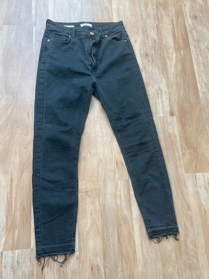 Bershka Jeans schwarz Gr. 38 neu in Nürnberg (Mittelfr)