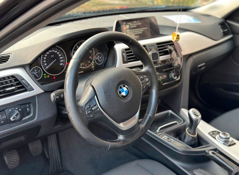 BMW F30 Sport Euro 6 Scheckheft gepflegt in Overath