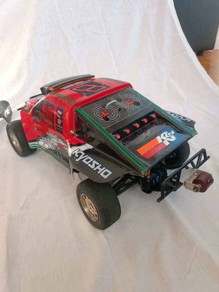 Kyosho Ultima SC + 3xAkku + Ersatzteile + LRP Brushless Set in Wellendingen