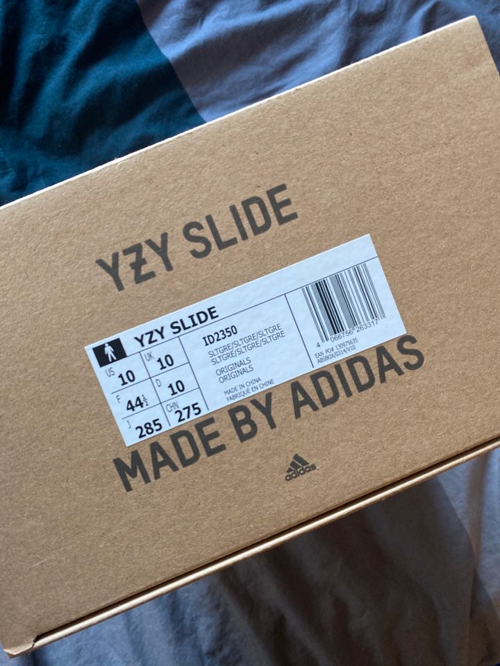 Adidas yeezy slide slate grey Größe 44,5 in Heidelberg