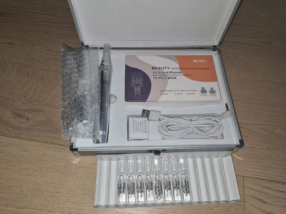 BOWKA Elektrischer Derma Pen Microneedling Pen inkl. 12 Stück in Hofheim am Taunus