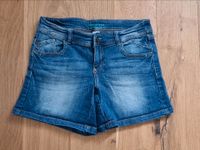 Promod Denim Jeansshorts kurze Hose dunkelblau mid waist Gr. 36 Nordrhein-Westfalen - Mönchengladbach Vorschau