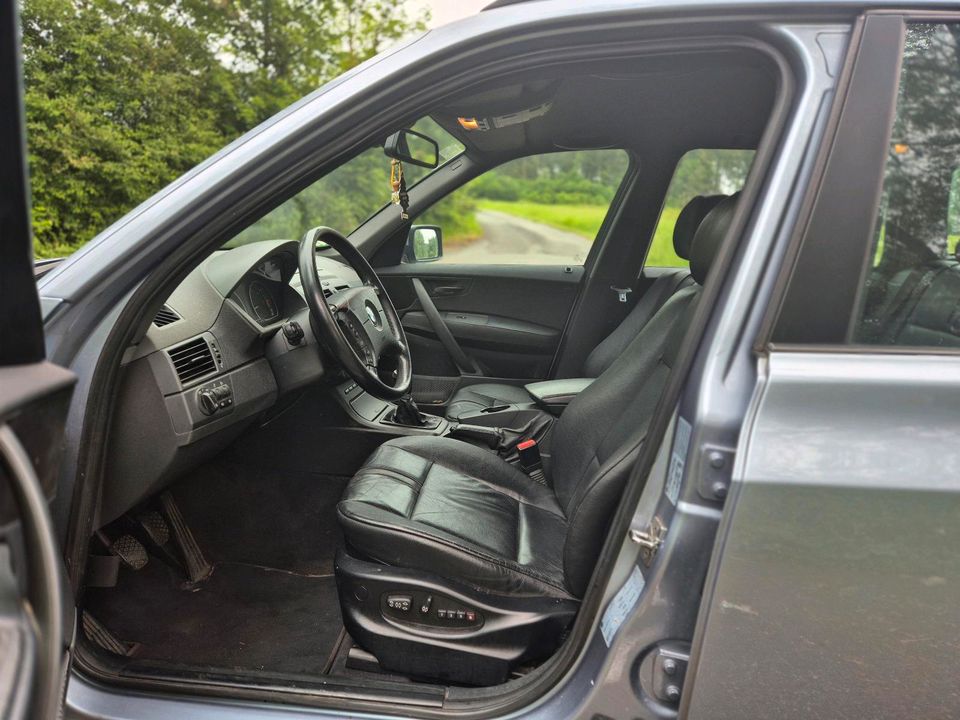 Bmw X3 3.0d SUV Edition Exclusive "LEDER "Klima "AHK "Memory "TÜV in Herborn