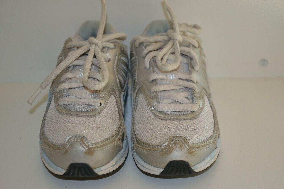 Nike Air Turnschuhe, Gr. 28, 28,5, 29 Nike, Adidas in Friedberg