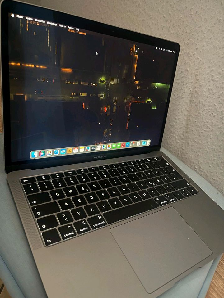 Apple McBook Air 2018 in Neustrelitz