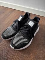 Adidas Sneaker Gr 42 2/3 Schwarz /silber wie neu Nordrhein-Westfalen - Rhede Vorschau