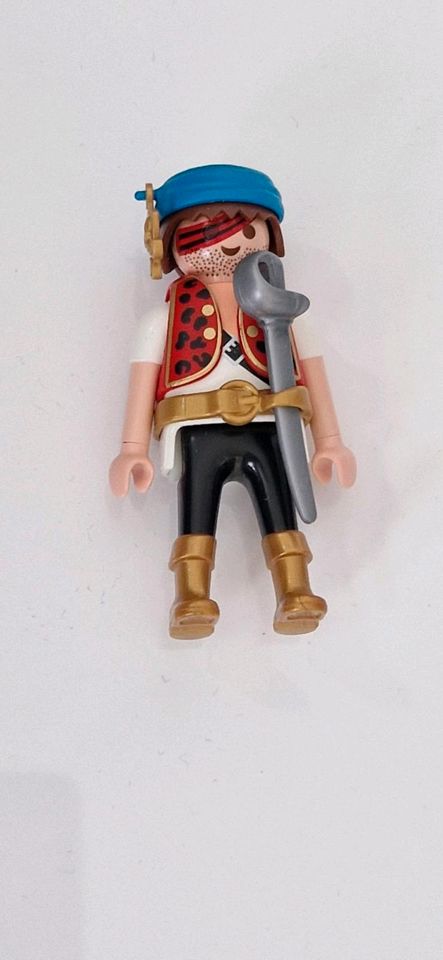 Playmobil 6678 Piratenschiff mit weiteren Piratenfiguren in Schalksmühle