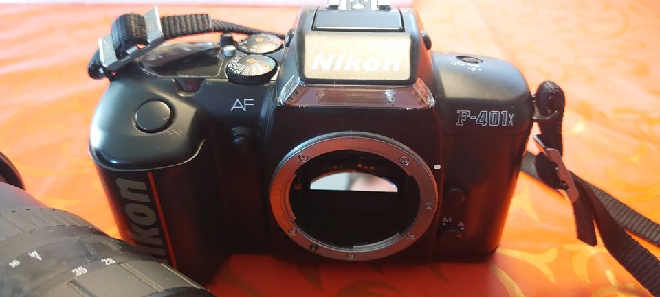 Nikon F 401 X Spiegelreflex | Sigma Zoom 28-200mm + 2 UV Filter in Starnberg