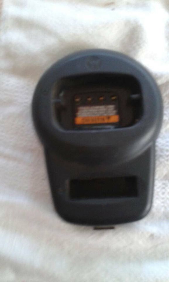 Ladegerät Motorola CLS Radio Charger (HCTN4001A in Waldsolms