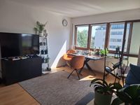 Charmante 2-Zimmer Wohnung mit guter Verkehrsanbindung, Süd-Westbalkon und TG-Einzelstellplatz München - Moosach Vorschau