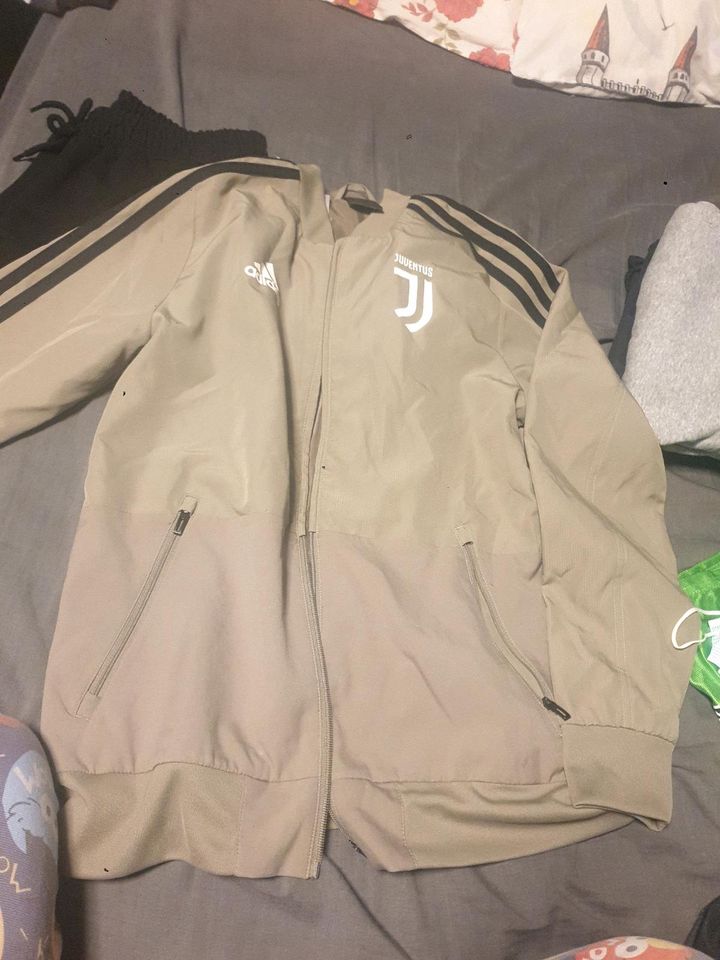 Juventus adidas jacke in Regensburg