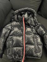 Moncler Jacke Xl Montebiliard gr.5 Original inkl Rechnung Niedersachsen - Seelze Vorschau