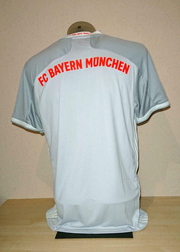 FC Bayern München Triple Trikot Set, Gr. M, L oder XL. Neu in Essen