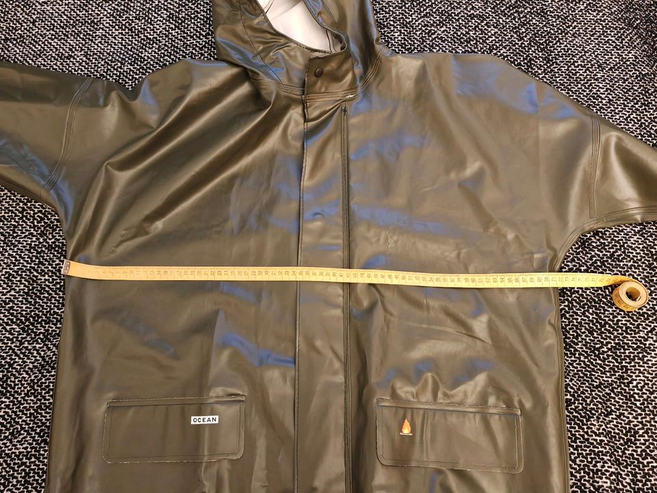 XL Ocean Regenmantel oliv extra lang Friesennerz Regenjacke in Halle