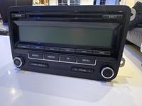 Volkswagen RCD 310 MP3 Autoradio - Schwarz (1K0035186AA) Hessen - Geisenheim Vorschau