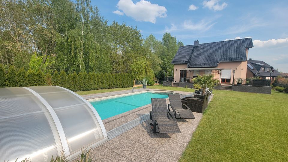 Großes EFH mit Garage, Kamin, EBK, Garten, Pool und Sauna auf großem Grundstück mit Zisterne in Leipzig