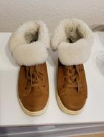 UGG Turnschuhe Sneaker Gr. 38, High Top, Fell Schuh Nordrhein-Westfalen - Recklinghausen Vorschau