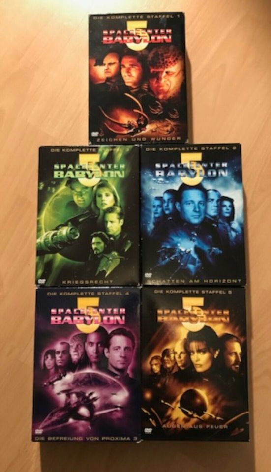 Spacecenter Babylon 5, Season 1-5 - 30 DVD's, Top Zustand, Vers. in Herscheid