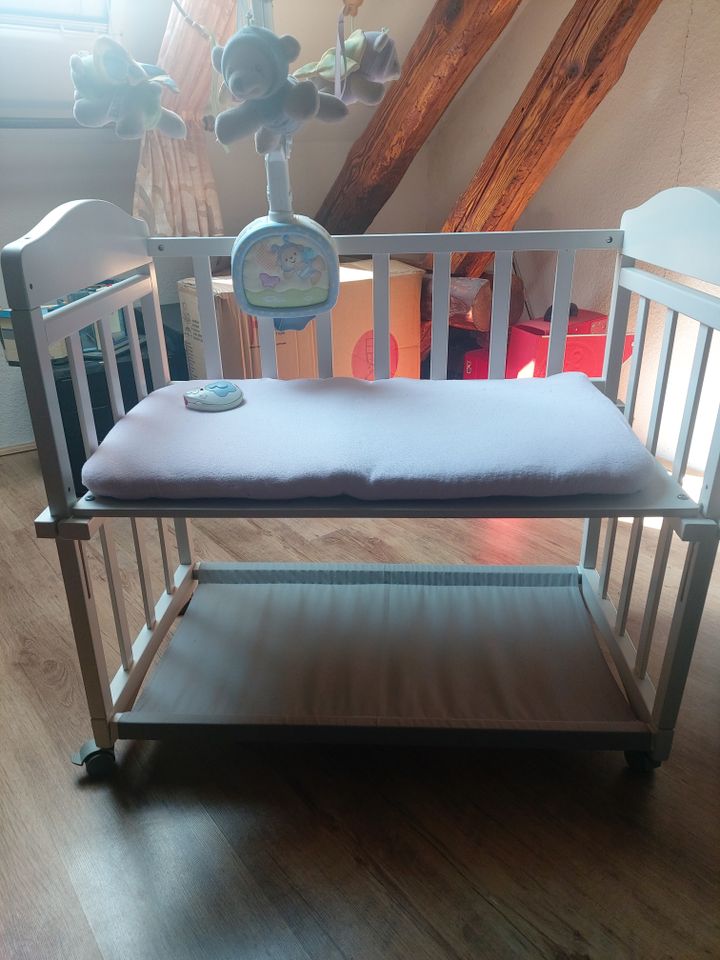 Baby Beistellbett in Weiss mit Matratze Rockstar in Stolberg (Rhld)