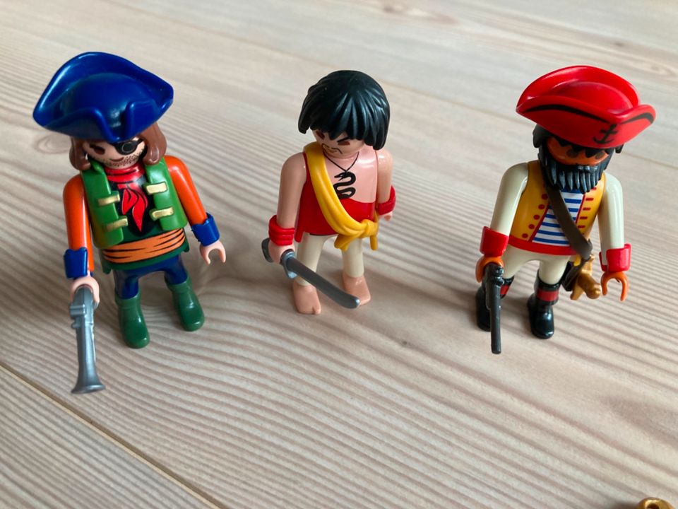 Playmobil-Set 5136 - „Piratenkommando mit Waffenarsenal“ in Fleckeby