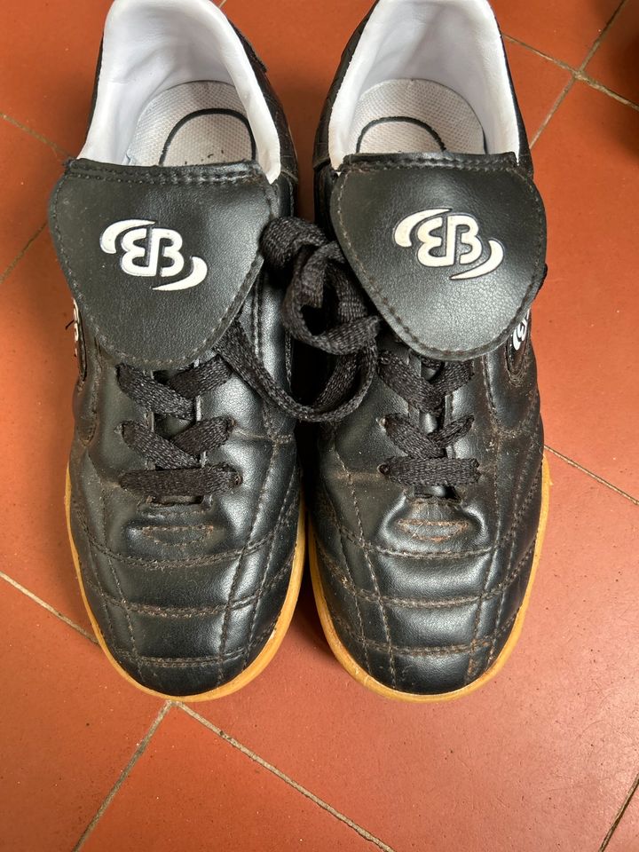 Fußballschuhe von Brütting in Kiel