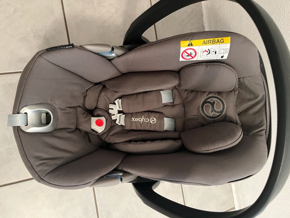 Cybex cloud Z I-size babyschale Kindersitz in München