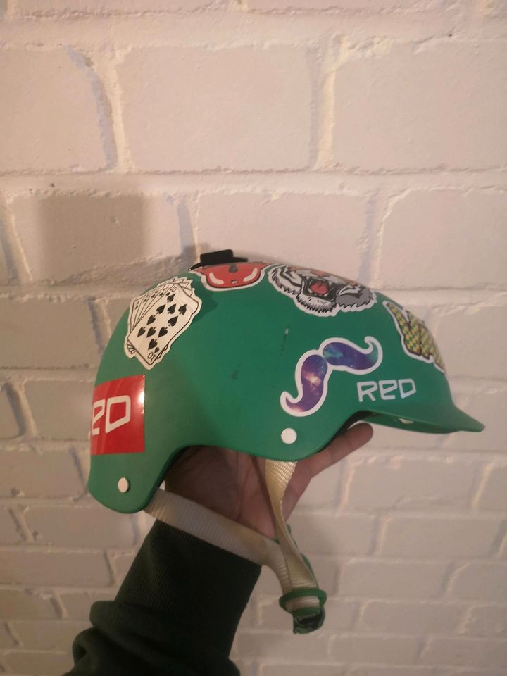 RED MUTINY II Snowboard Helm skater BMX Fahrrad helmet in Aachen