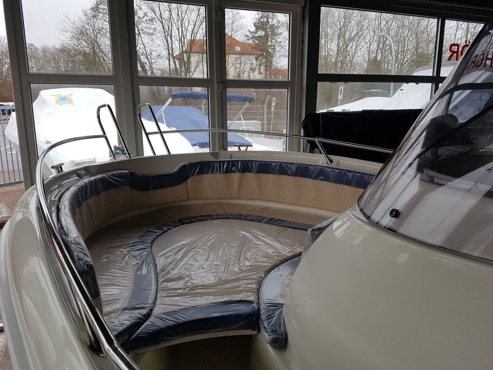 SportYacht 520, Konsolenboot mit kleiner Kajüte- WC Raum, Neuboot in Hohen Neuendorf