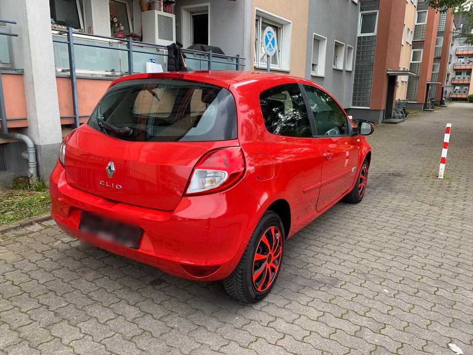 Renault Clio 1,2 Benziner 2012 in Düsseldorf