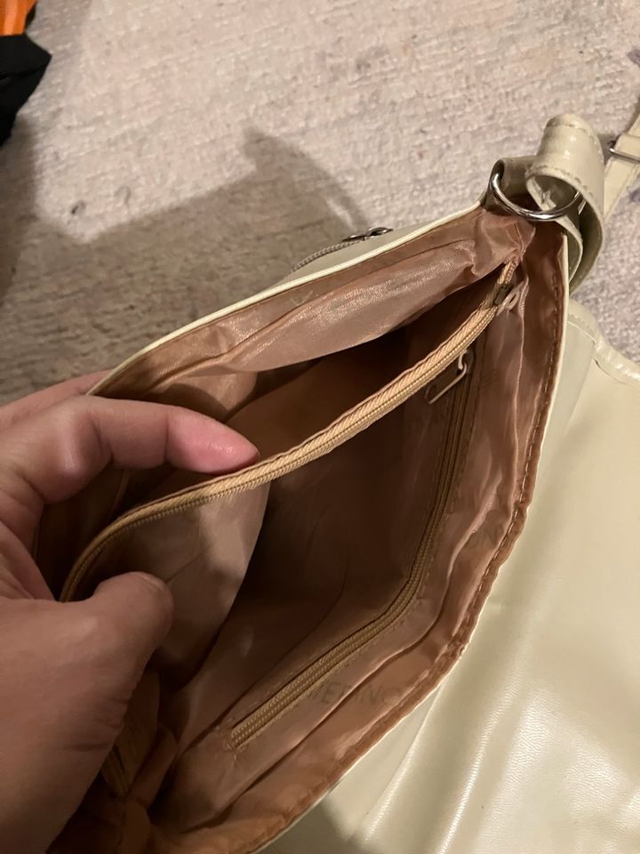 Handtasche beige in Fischbach