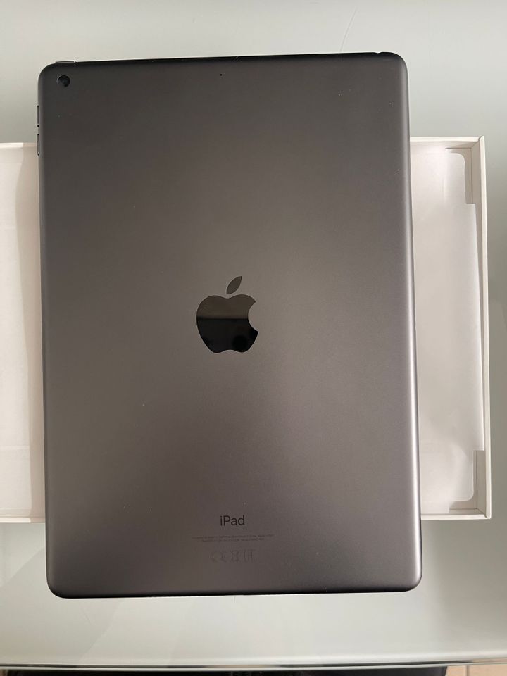 Apple iPad 9th Generation 64GB Wi-Fi Space Grey Neuwertig MK2K3FD in Hamburg