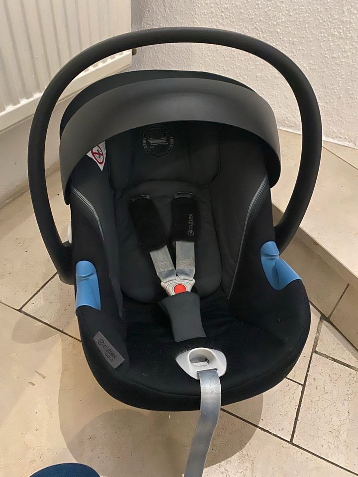 Cybex Babyschale und Kindersitz Set in Aachen