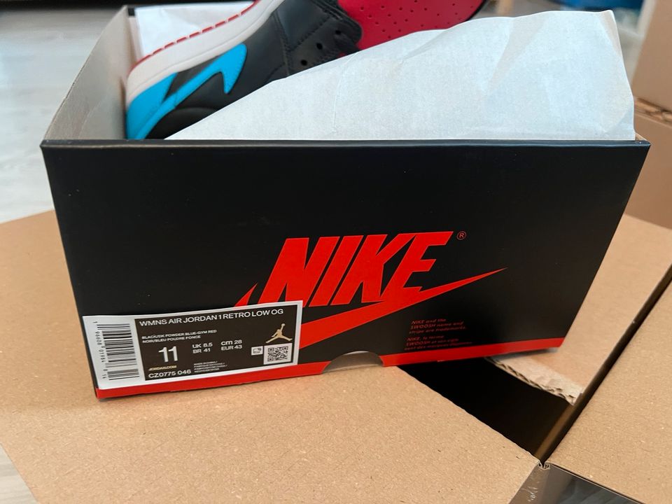 Jordan 1 low unc to Chicago 10,5 in Oberding