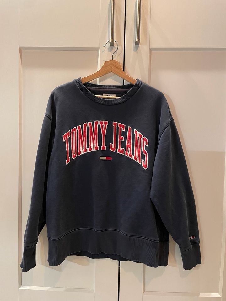 Tommy Hilfiger / Tommy Jeans Pullover (Sweater) in Magdeburg