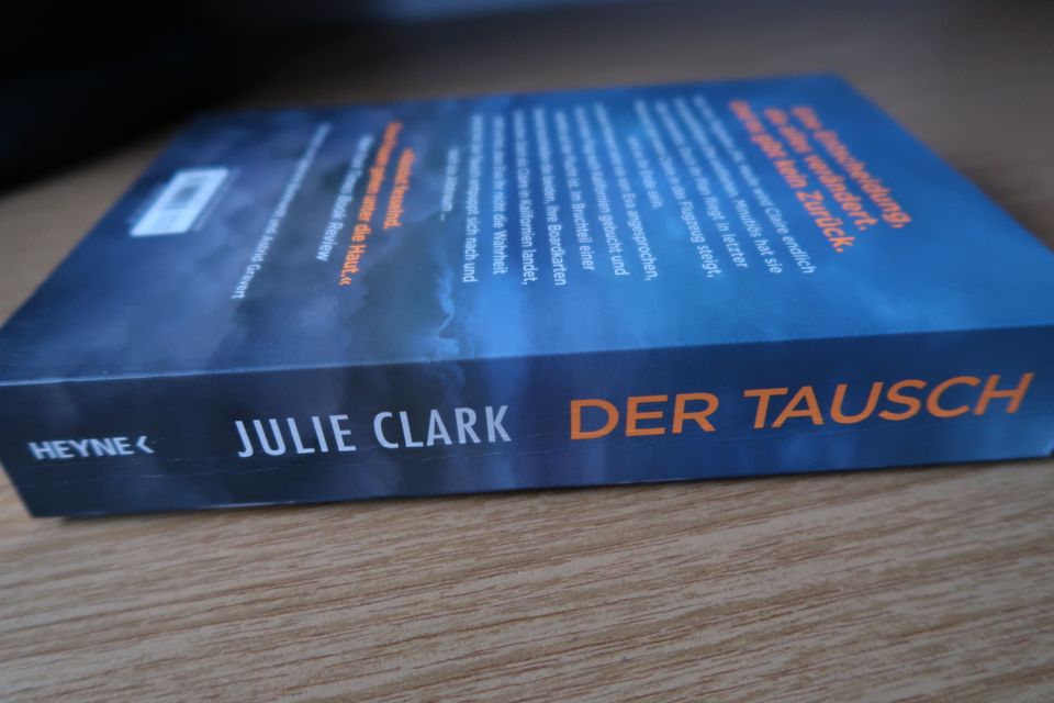 Julie Clark " DER TAUSCH und DER PLAN " *TOP ZUSTAND* in Siegen