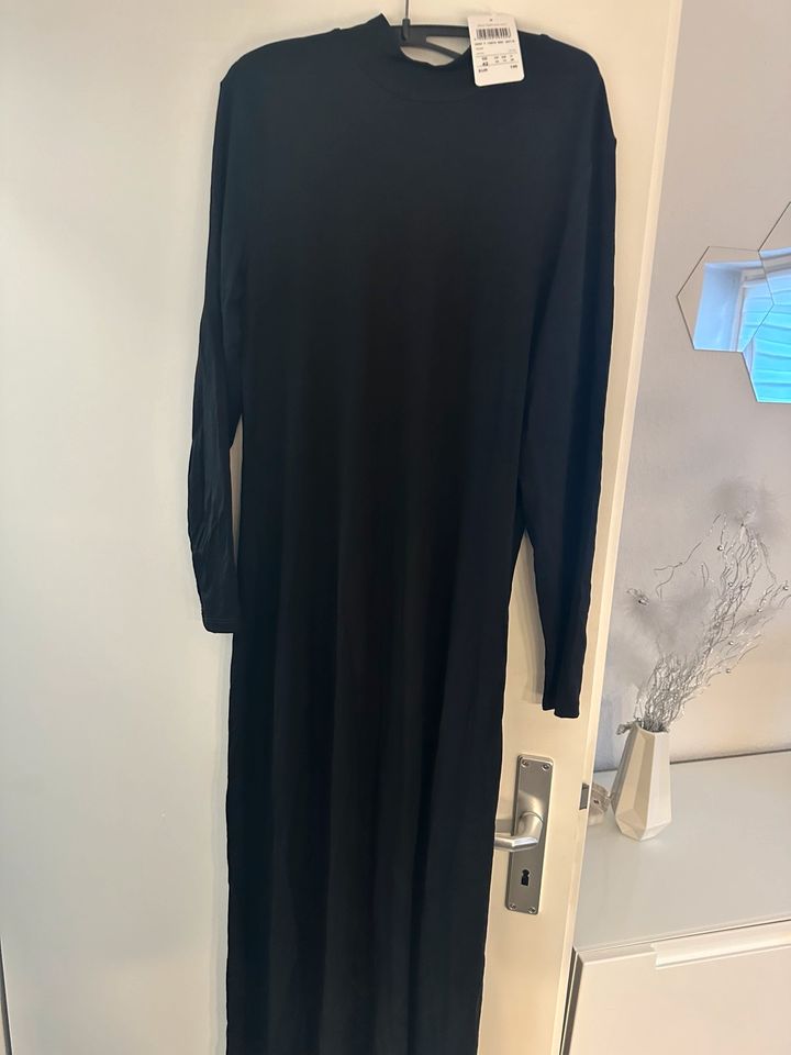 Neues schönes Kleid von Hallhuber Gr 42, mit Etikett in Lübeck