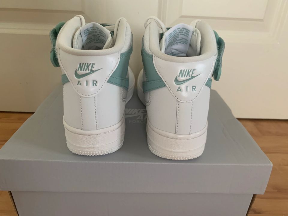 NEU! Nike – Air Force 1 '07 Mid – Sneaker in Weiß und Mineralblau in Elmenhorst Kr Stormarn